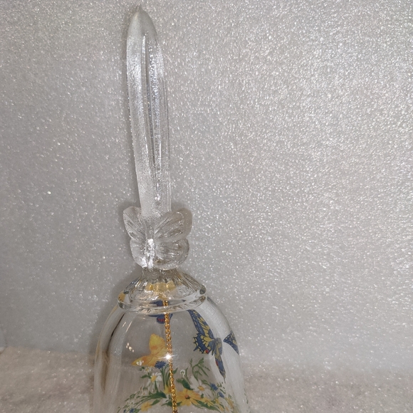 Dinner Bell Crystal Clear Butterfly Floral Vintage by Avon EUC Gold Chain - Picture 6 of 9